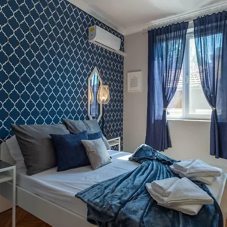 Midnight Blue * Burgas Stad