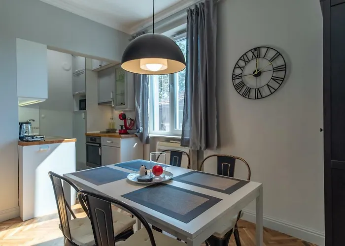 Midnight Blue Daire Burgaz